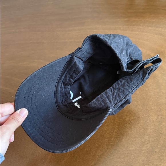 ALO Yoga Black Cap - Picture 4 of 4